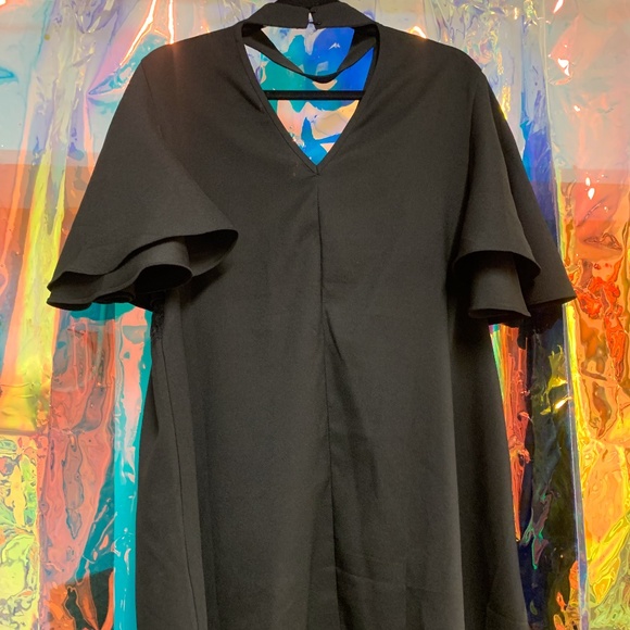 Black Short Sleeve Dress - Picture 4 of 5